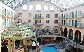 Pacific Inn Resort & Conference Center